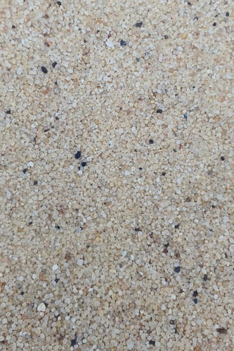 كيلو رمل نهري لاحواض السمك او المستزرعه مقاس 1-2 م...