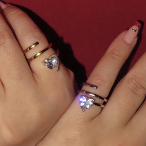 Heart pinky ring