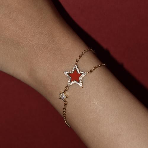Red star bracelet