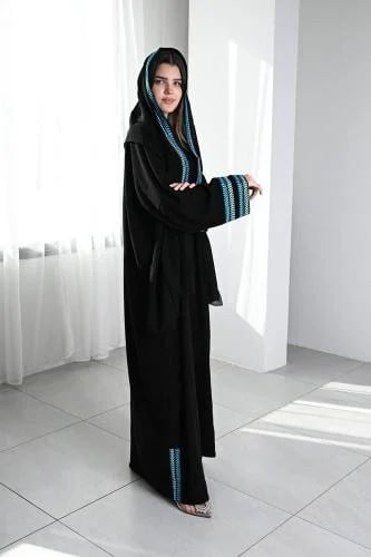 عباية كريب اسود وتطريز ازوق وسماوي N239
