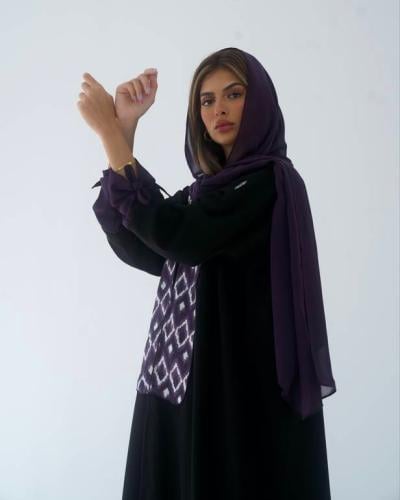 عبايه كريب باكمام وطرحه بنفسحي غامق