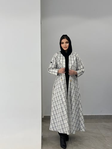 عباية شانيل لون أبيض