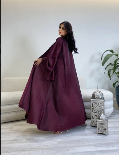 جلابية ياقوت قطعتين لون ماروني