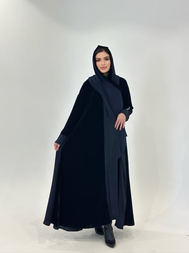 عباية مخمل لون كحلي