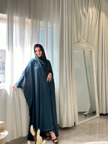 عباية زمردة بشت