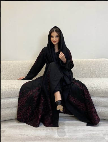 عباية ياقوت بتطريز