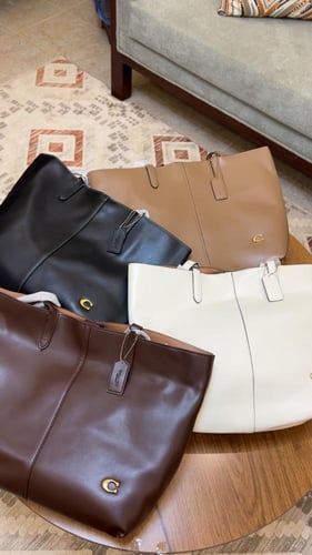 شنطة كوتش _ أبيض ( اوف وايت)