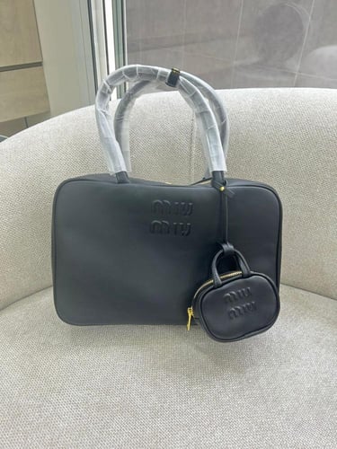 شنطة ميو ميو _ أسود ( حجم كبير)