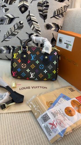 شنطة لويس فيتون _ أسود