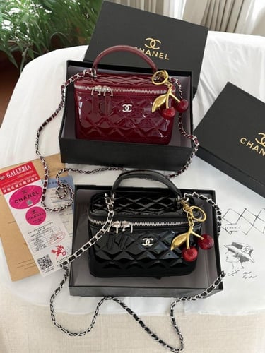 شنطة شانيل _ عنابي لمعه (حجم صغير)