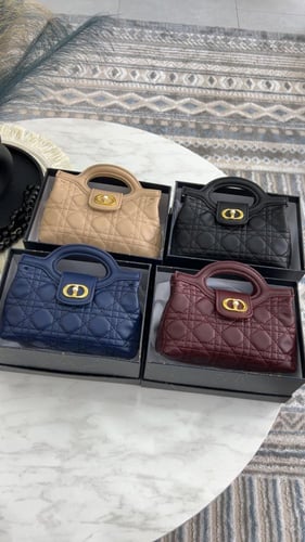 شنطة ديور _ كحلي