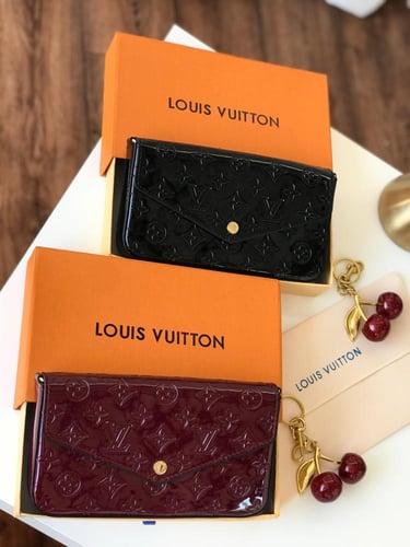 شنطة لويس فيتون _ أسود لمعه(حجم صغير)