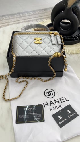 شنطة شانيل _ فضي