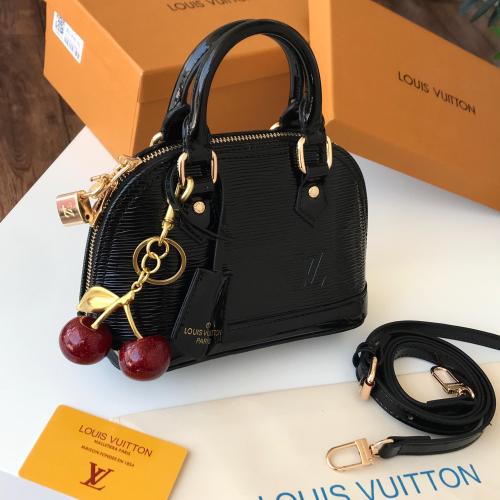 شنطة لويس فيتون _ أسود ( حجم صغير)