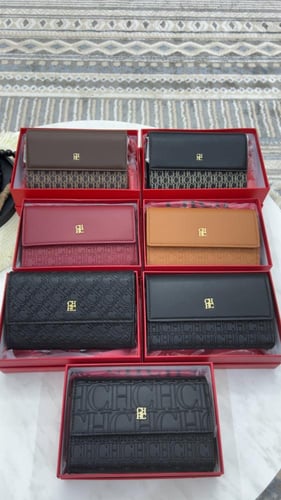 شنطة سي اتش _ أسود كتابه صغيره