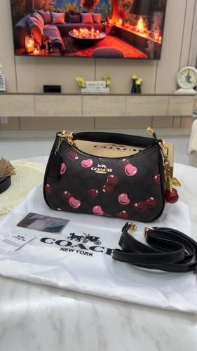 شنطة كوتش _ بني