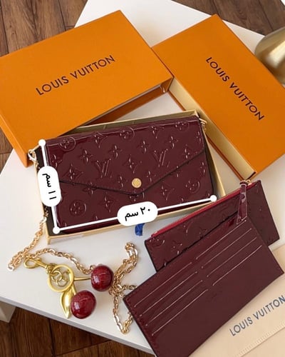 شنطة لويس فيتون _ أسود لمعه(حجم صغير)