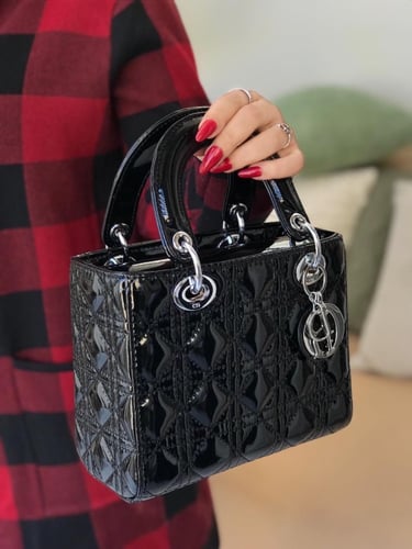 شنطة ديور جلد _أسود (حجم وسط) فضي