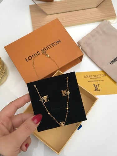 سلسال لويس فيتون مع جميع الملحقات