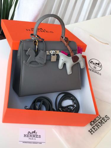 شنطة هرمز _ رمادي ( حجم وسط )