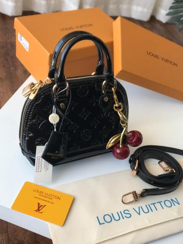 لويس فيتون _ أسود ( حجم صغير)