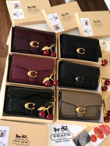 شنطة كوتش _ أسود ذهبي ( حجم صغير)