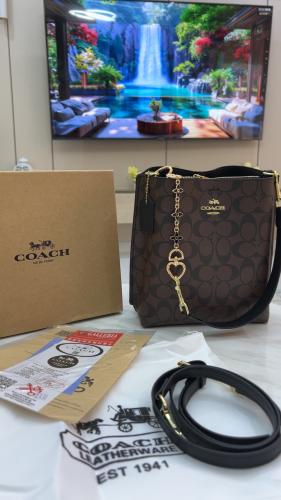 شنطة كوتش _ بني غامق ( كوفي)