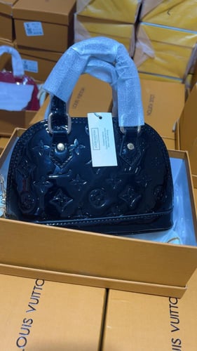 لويس فيتون _ أسود ( حجم صغير)