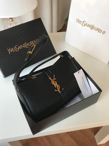 شنطة سان لوران _ أسود مطفي ( سحاب)