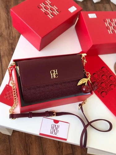 شنطة سي اتش _ عنابي كامل ( حجم وسط)