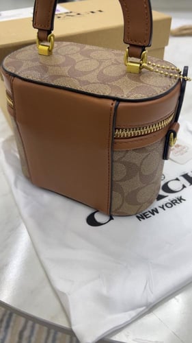 شنطة كوتش _ جملي ذهبي