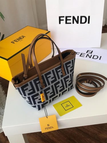 شنطة فندي _ كحلي ( حجم صغير)