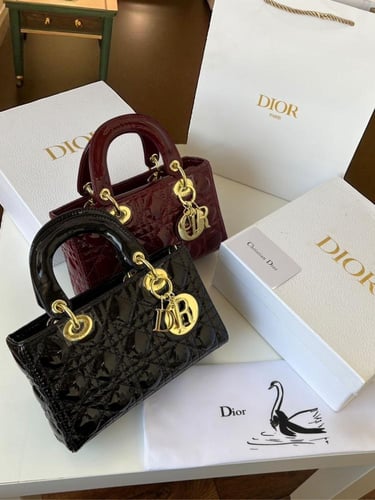 شنطة ديور _ أسود لمعه