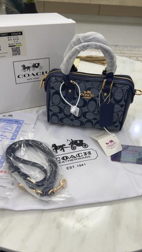 شنطة كوتش _ كحلي قماش مع جلد