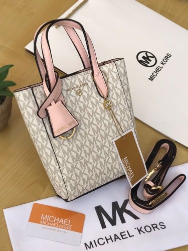 شنطة مايكل كورس _وردي مع ابيض