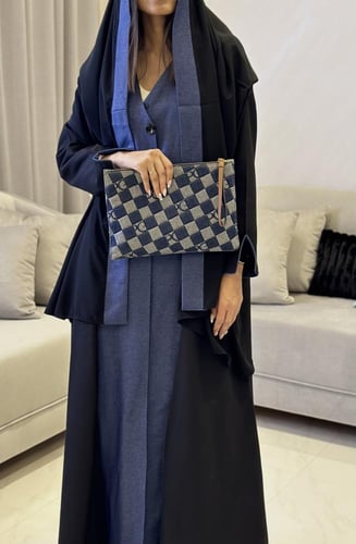 جوخ نص كلوش مع جينز من الأمام