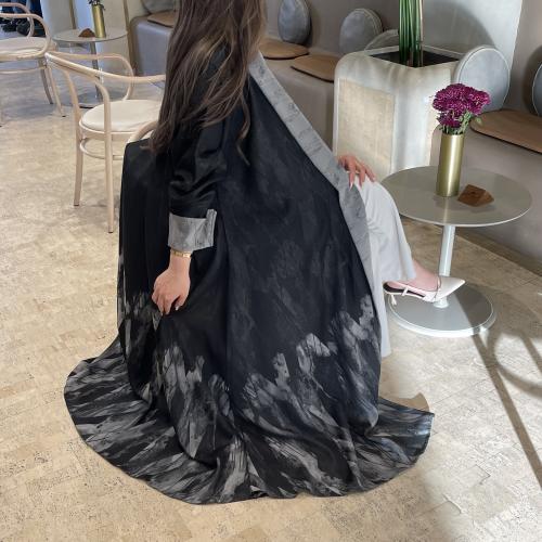 كلوش مموج مع ثنية من الامام والاكمام