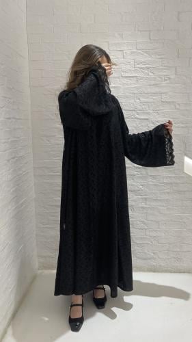 عبايه من الدانتيل الفاخر