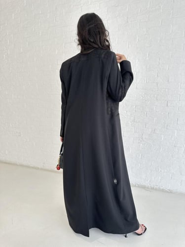 بليزر أسود مع جاكار