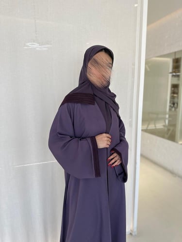 كلوش بتطريز طولي موف من الخلف