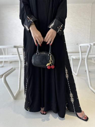 نص كلوش مع لينن رايون مطرز