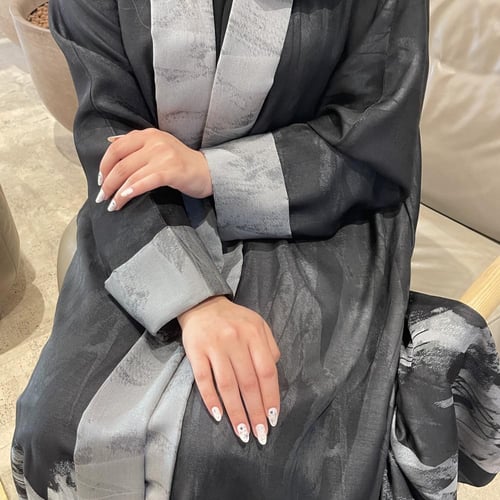 كلوش مموج مع ثنية من الامام والاكمام