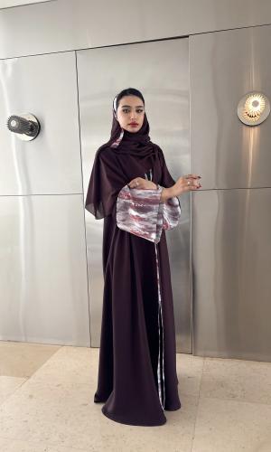عباية كلوش من الكريب مزين بقطن ملون صيفي