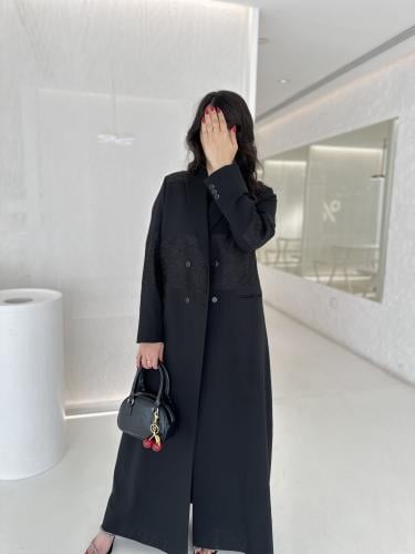 بليزر أسود مع جاكار