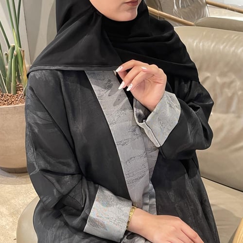 كلوش مموج مع ثنية من الامام والاكمام