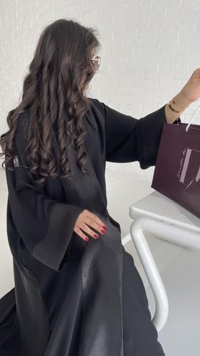 عباية كلوش مع لامية اسود