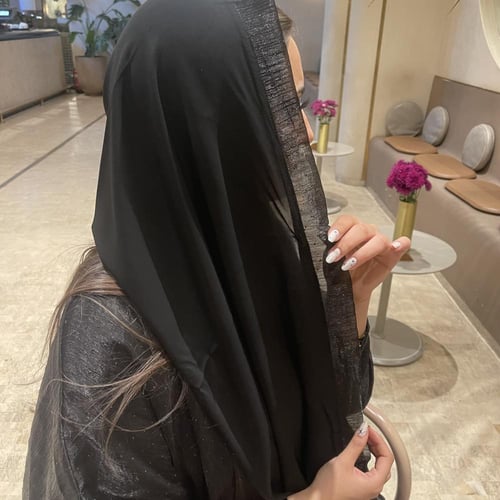 بشت سهرة مع كريستال أسود