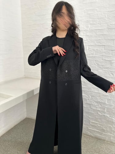 بليزر أسود مع جاكار