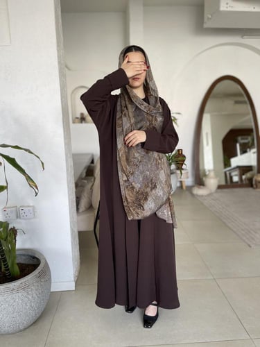 نص كلوش لف مع ثنية بطرف الاكمام