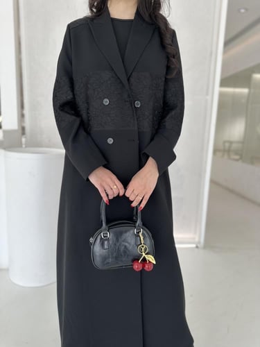 بليزر أسود مع جاكار